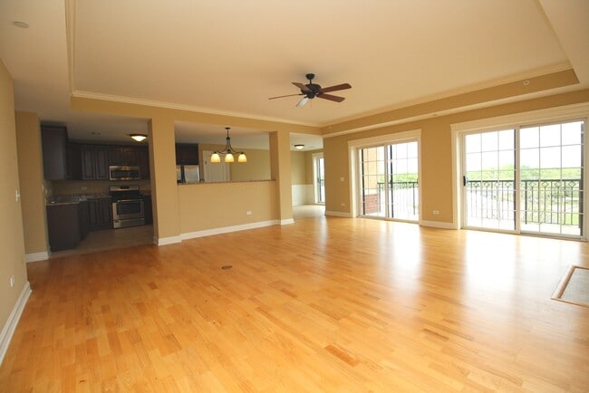 Building Photo - 10765 Clocktower Dr