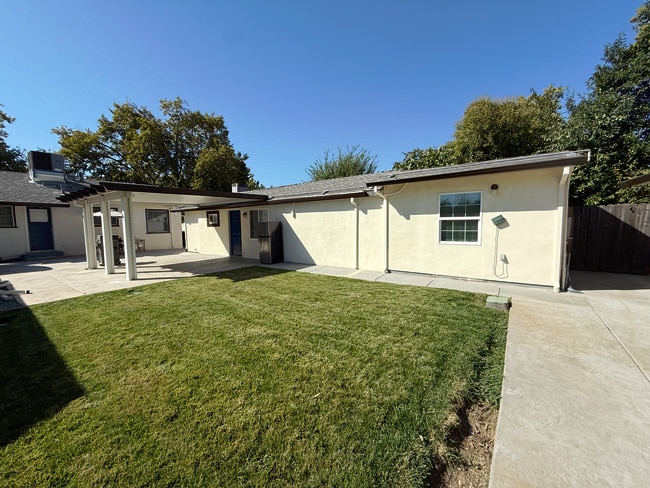 Common Area Side - 1729 36th St