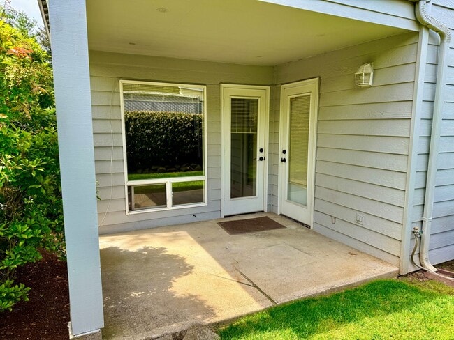 Building Photo - Large 980sq. 1 bedroom apartment with attached garage plus 1 parking space