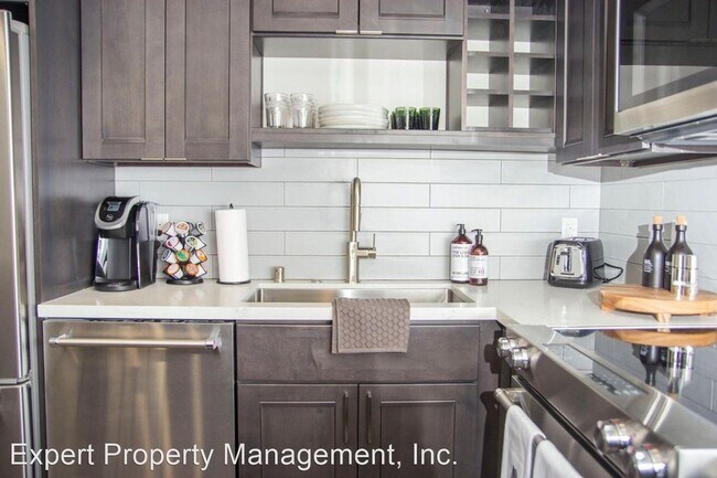 Foto del edificio - 2121 Newcastle Ave