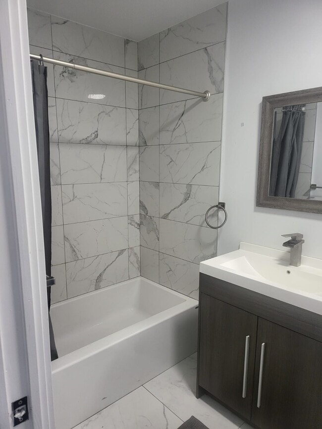 Photo du bâtiment - 4831 Rue Saint-Urbain