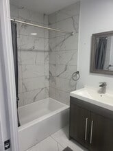 Building Photo - 4831 Rue Saint-Urbain