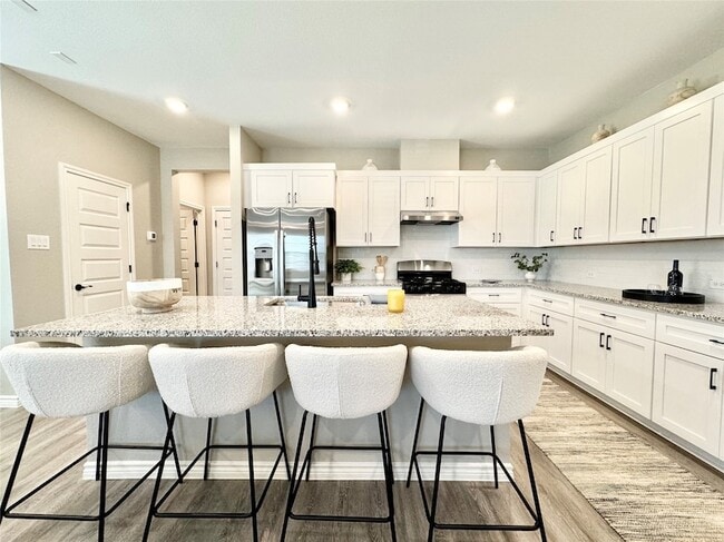 Foto del edificio - 8725 Scotty's Lk Ln