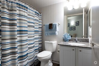 2BR, 2BA - 935SF - Madalyn Landing
