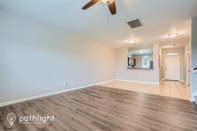 Foto del edificio - 7123 Acacia Ln