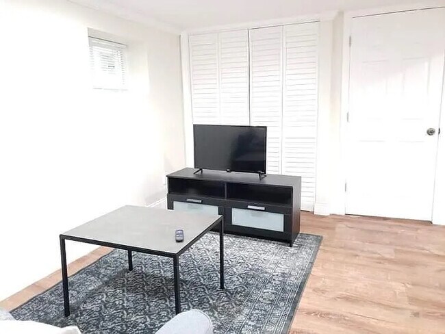 Foto del edificio - 332 Stegman Pkwy