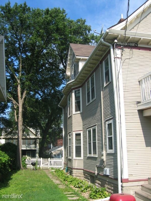 Building Photo - 2607 Emerson Ave S