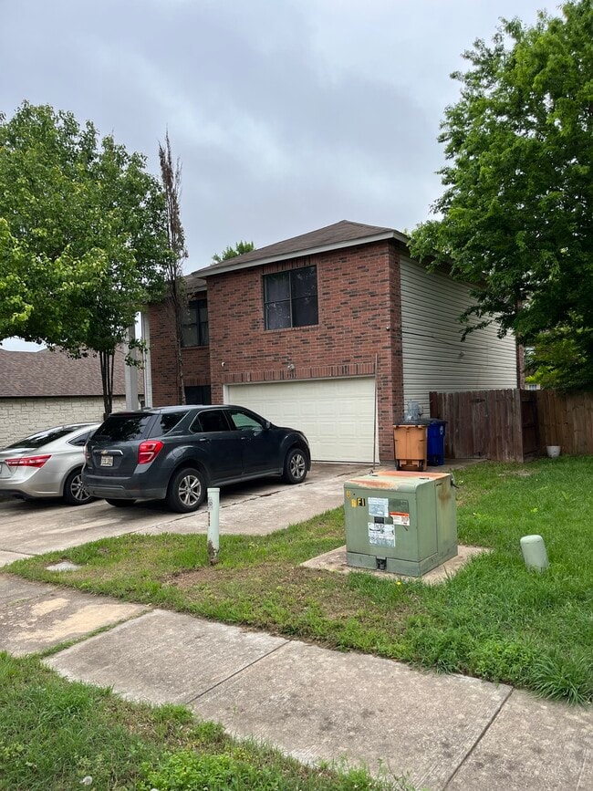 Building Photo - 7907 Rosenberry Dr