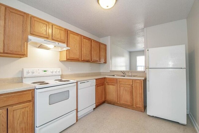 Foto del edificio - 299-E2 Raleigh Dr