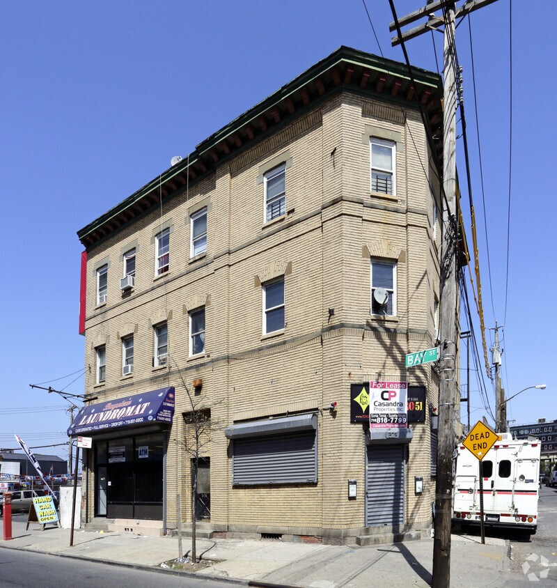 Primary Photo - 521 Bay St