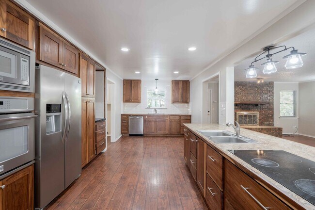 Foto del edificio - Spacious house in comfortable and quiet so...