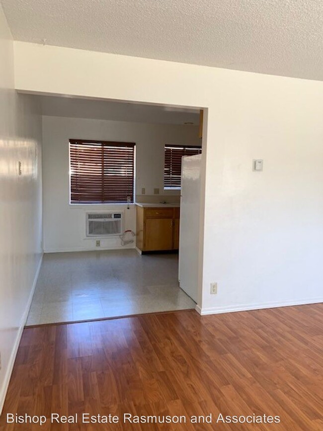 Foto del edificio - 287 E Elm St