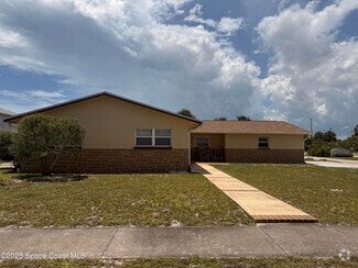 Building Photo - 325 Trinidad Dr