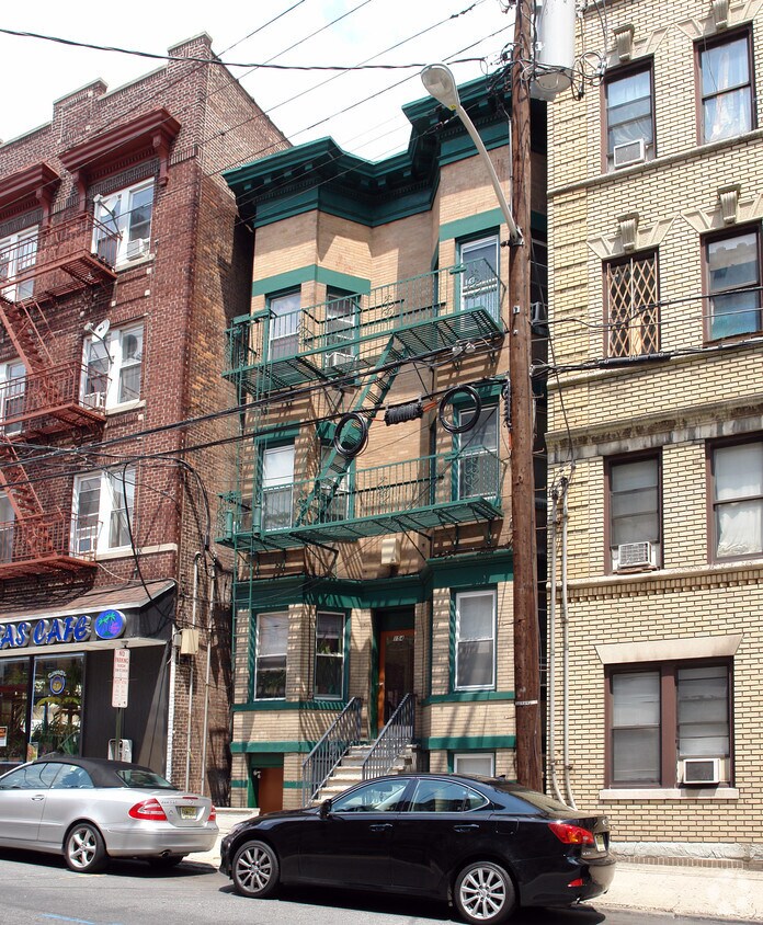 Primary Photo - 154 49th St