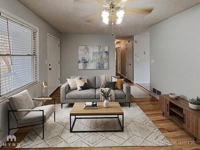 Foto del edificio - 10125 Village Dr NW