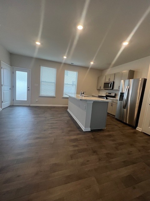 Building Photo - 317 Stream Valley Ct