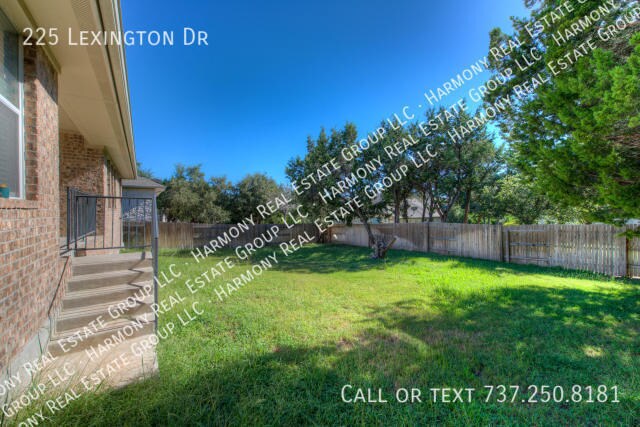 Foto del edificio - 225 Lexington Dr