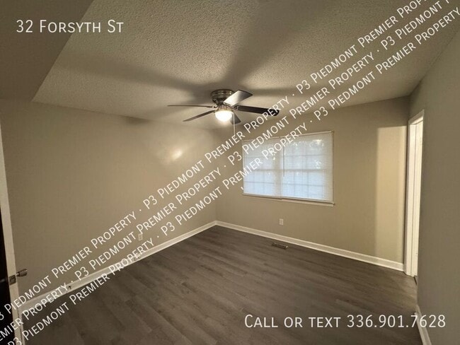 Foto del edificio - 32 Forsyth St