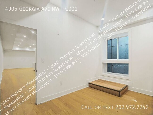 Foto del edificio - 4905 Georgia Ave NW