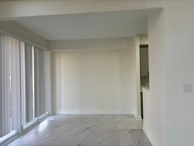 Building Photo - 1150 Regency Dr