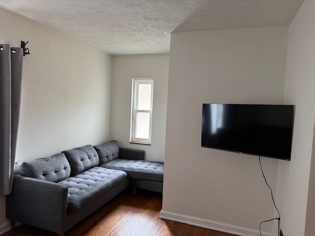 Foto del edificio - 891 S Park Rd