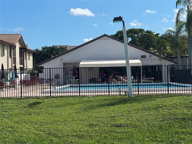 Foto del edificio - 7590 Tahiti Ln