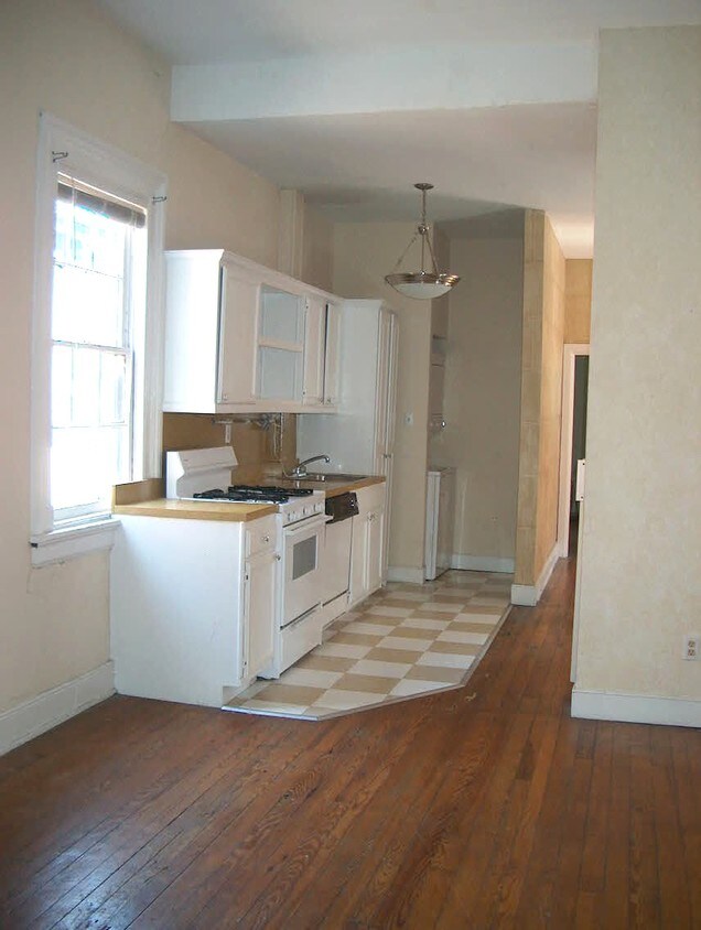 Building Photo - 1626 Monument Ave