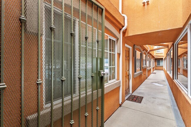 Foto del edificio - 1102 W 29th St