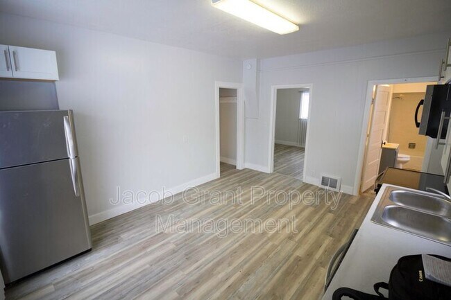 Foto del edificio - 2210 St Clair Rd