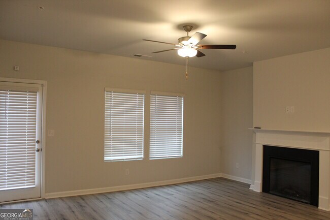 Building Photo - 11673 Mendenhall Ct