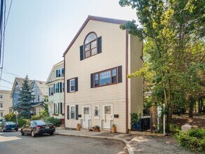 Building Photo - 34 Thorndike St