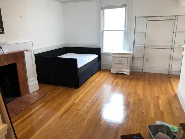Building Photo - 255 Newbury St