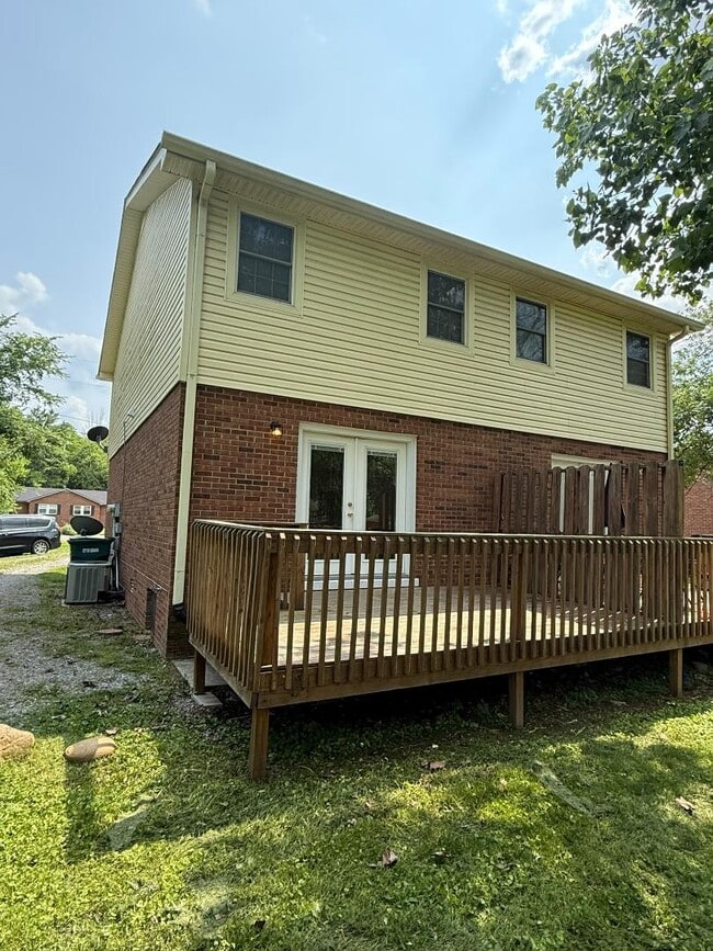 Building Photo - 615 Moody Ct