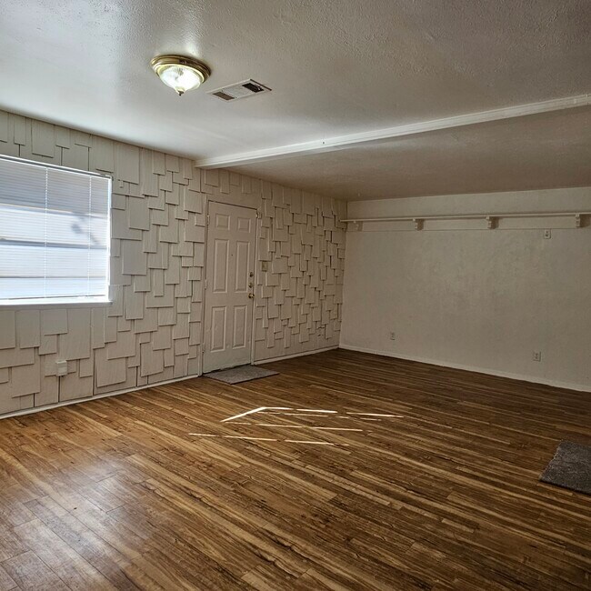 Foto del edificio - 534 Holly Ln