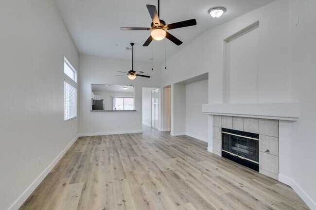 Foto del edificio - GREEN VALLEY RANCH NEWLY RENOVATED 3 BD SINGLE STORY HOME