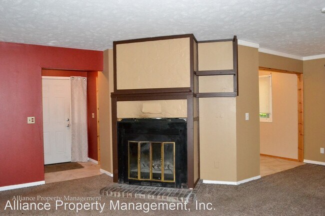 Building Photo - 4 br, 1.5 bath House - 2415 Charolais Ln.