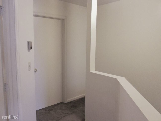 Building Photo - 2 br, 1.5 bath Townhome - 945 Orchard Dr