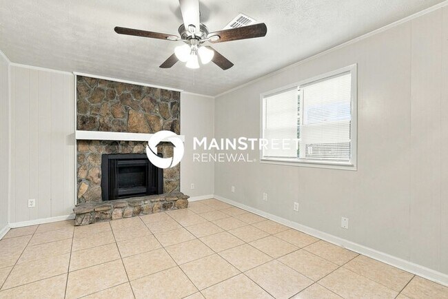 Building Photo - 3 Bedroom Pet-Friendly Home in STOCKBRIDGE, GA with Main Street Renewal