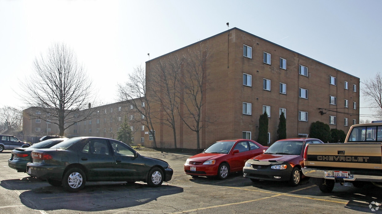 Mayfield Gardens Apartments 15851587 Mallard Dr Cleveland, OH