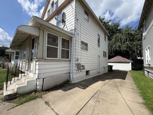 Foto del edificio - 1059 Wooster Rd W