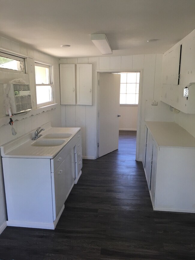 Foto del edificio - 1453 Patricia Ave