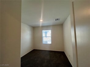 Building Photo - 6113 Hibiscus Gdn St