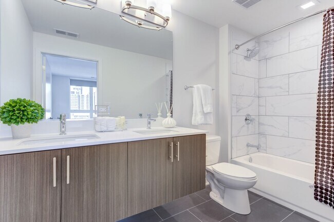Interior Photo - 1325 N Wells Apartments