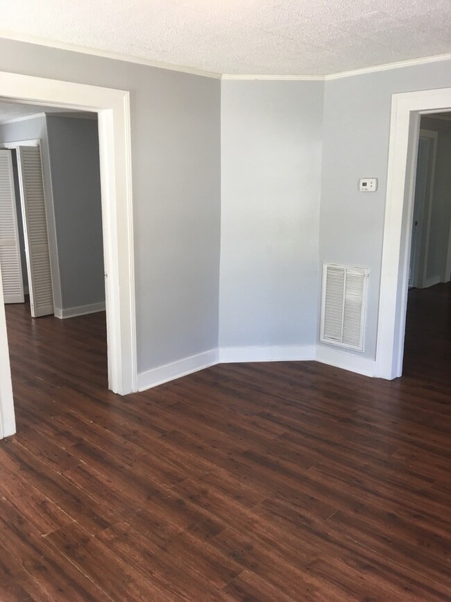 Building Photo - Your Own Home and Yard Centrally Located 3...