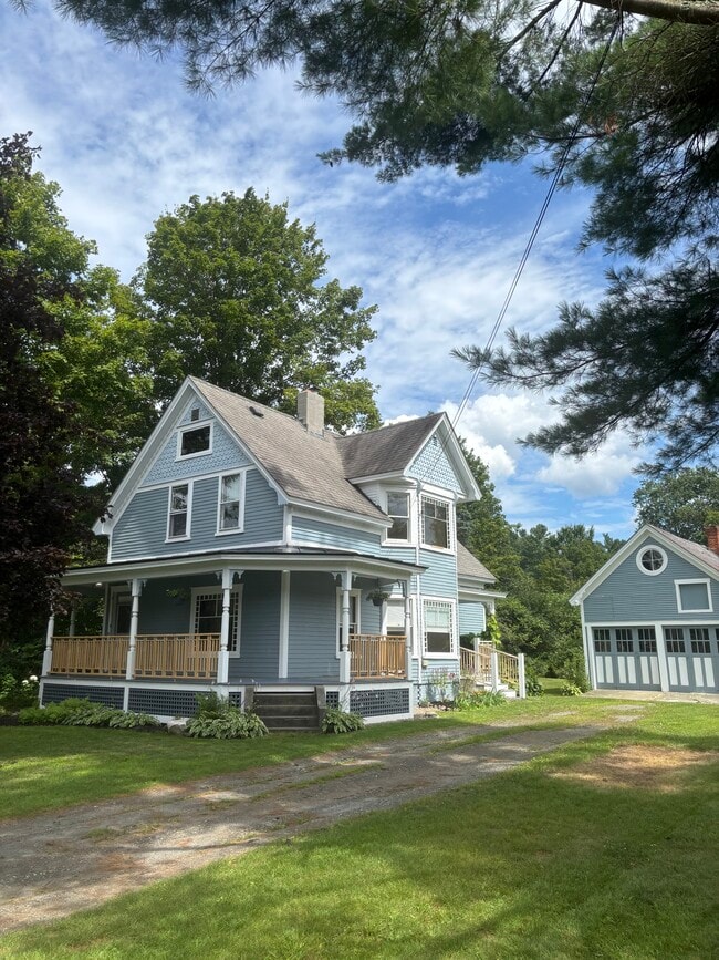 Building Photo - 39 Forest St