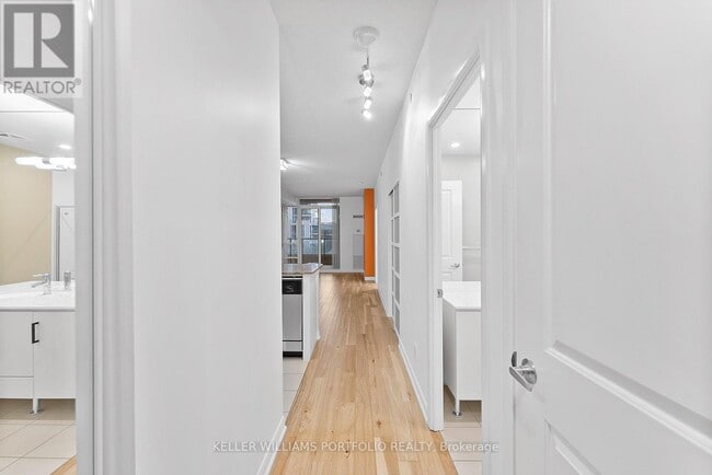 Building Photo - 205 Sherway Gardens Rd