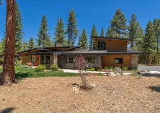 Building Photo - 15556 Lois Ln