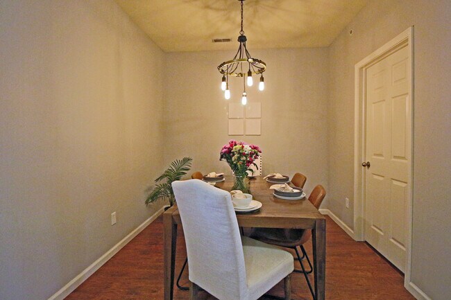 Building Photo - 6593 Reserve Dr