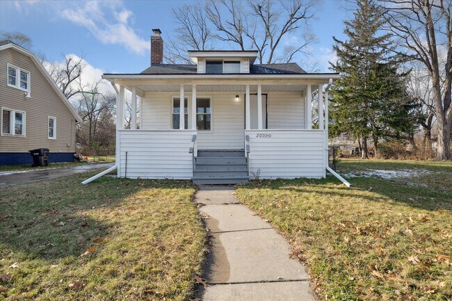 Foto del edificio - Cute 2 Bed 1 Bath Remodeled Home W/basemen...