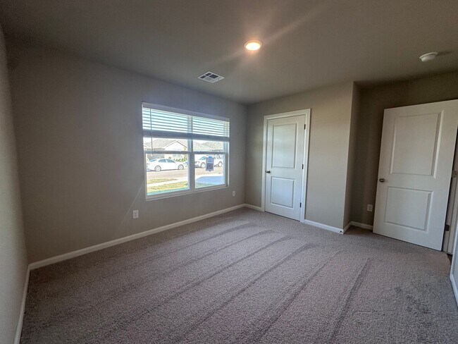 Foto del edificio - 9212 Blackfork Ln